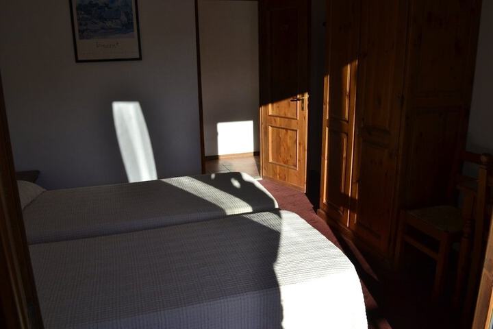 Room 5 of 13
