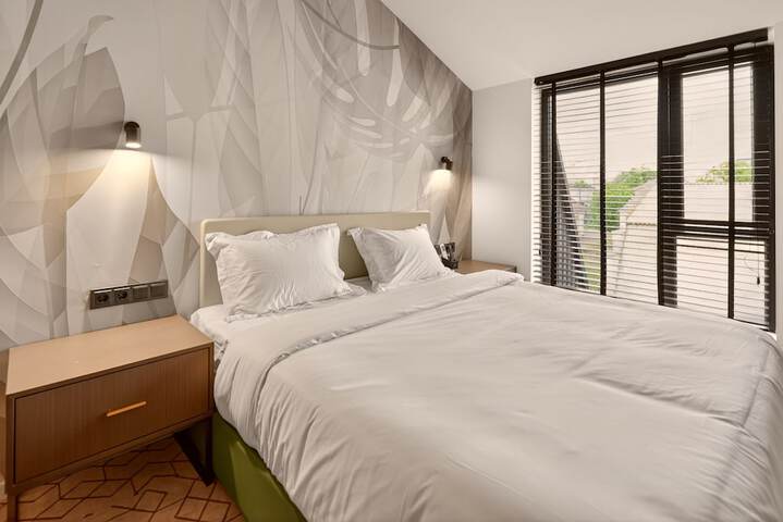 Room 3 of 31