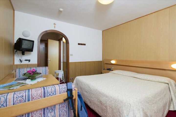 Room 8 of 24