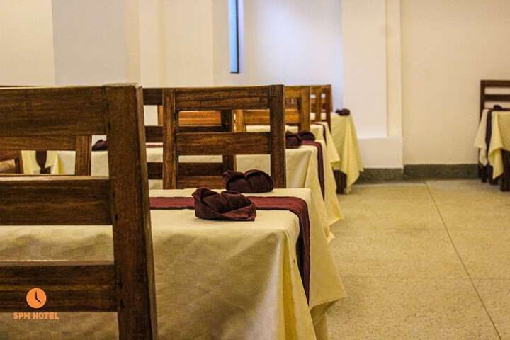 Ballroom/Hall 37 of 55