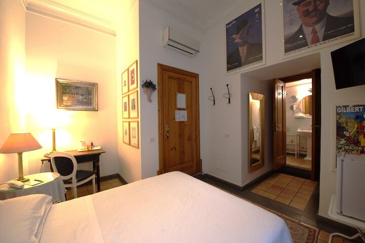 Room 31 of 76