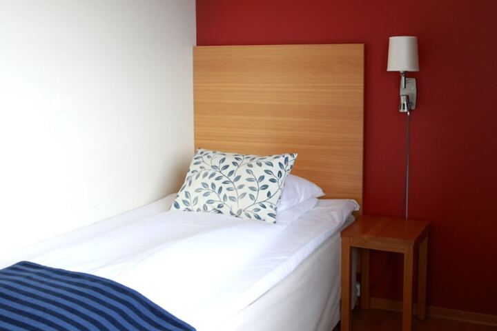 Room 15 of 111
