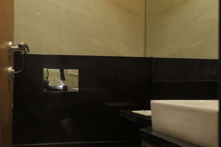 Room 80 of 133