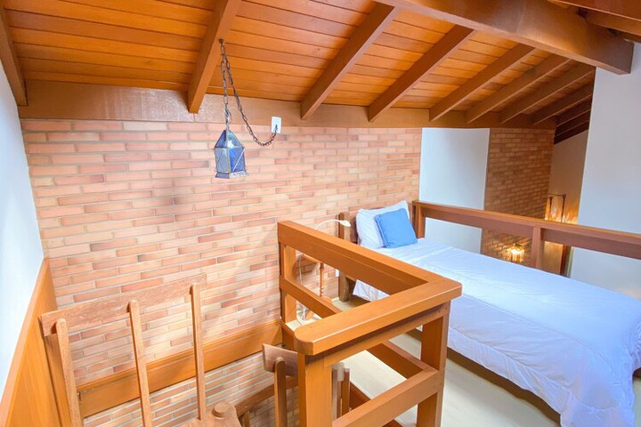 Room 15 of 122