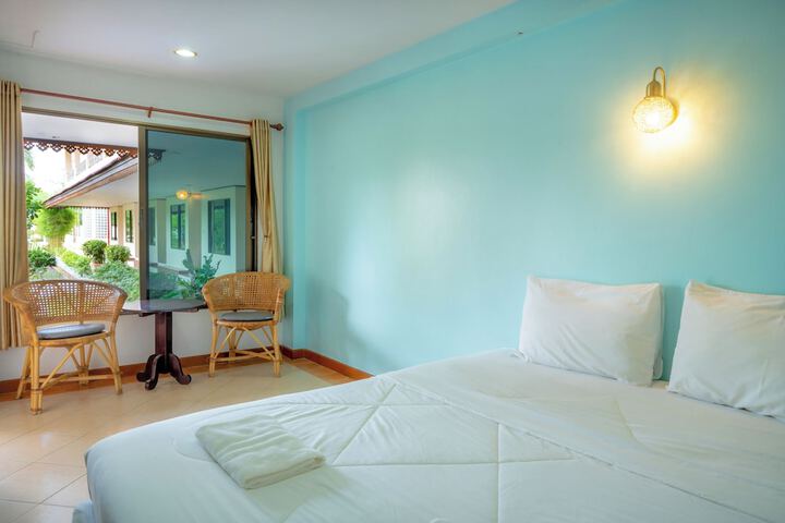 Room 6 of 19
