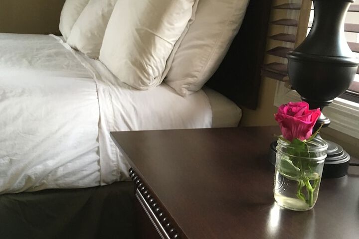 Quadruple Classic Queen Bed (2 of 13)