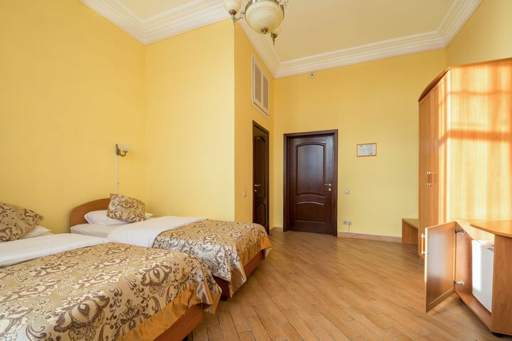 Room 19 of 79