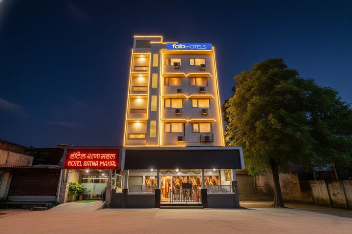 Fabhotel Ratna Mahal