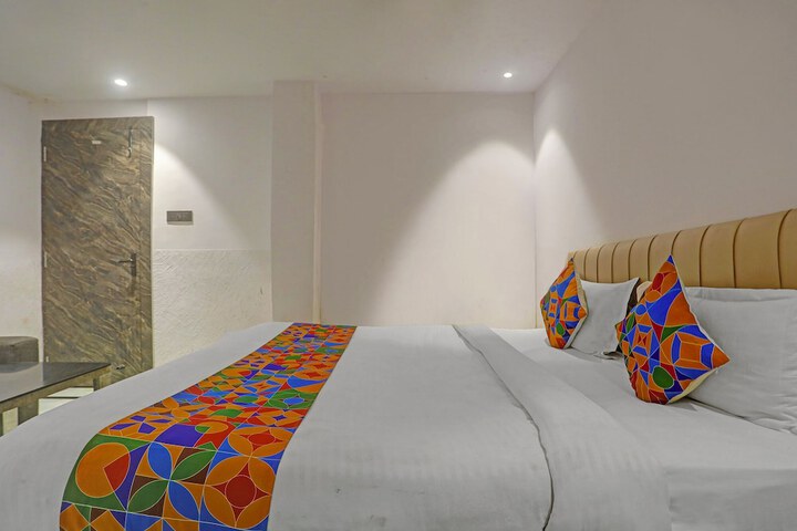 Room 8 of 22