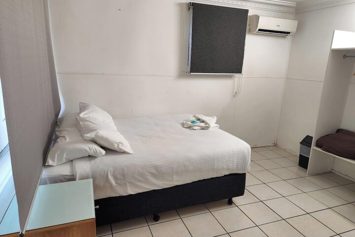 Room 25 of 73