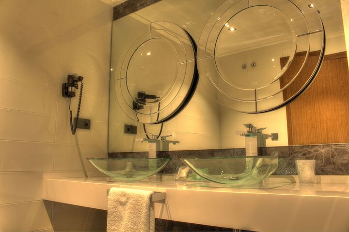 Room 6 of 6