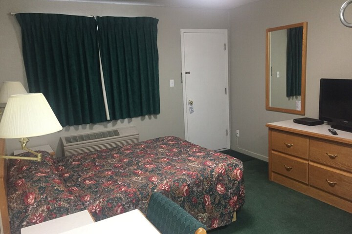 Room 4 of 13