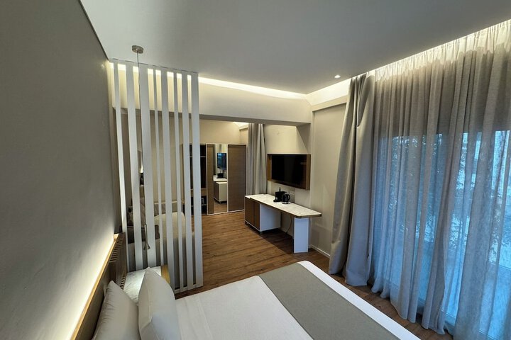 Room 27 of 62