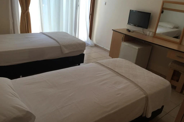 Room 7 of 14