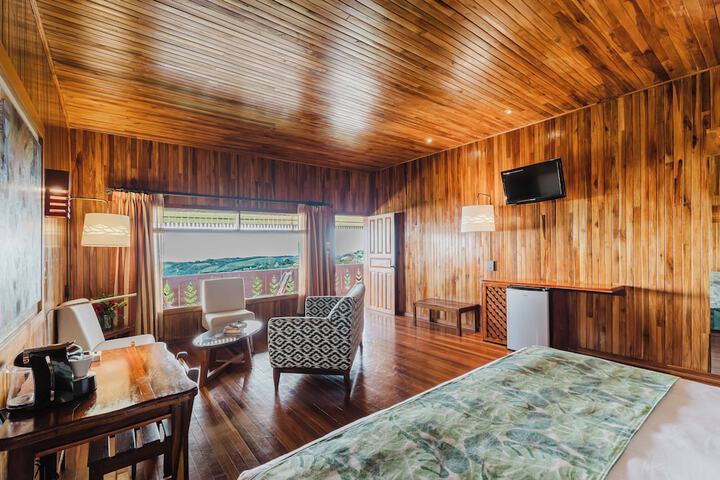 Room 10 of 74