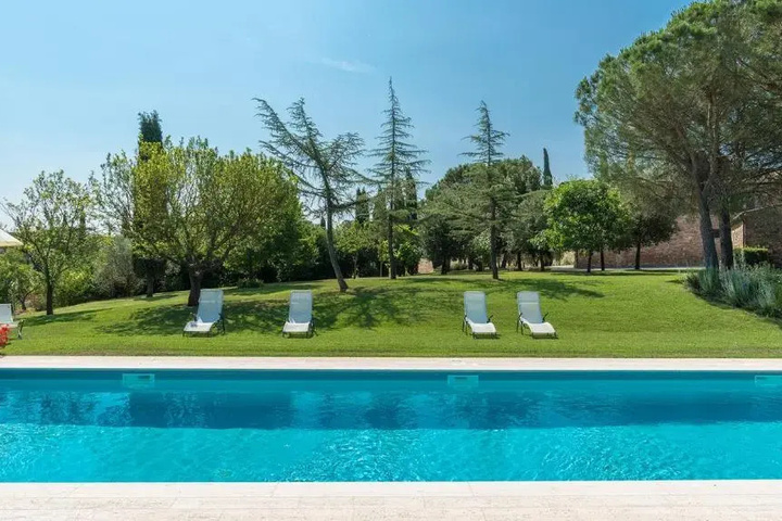 Pool 16 of 23