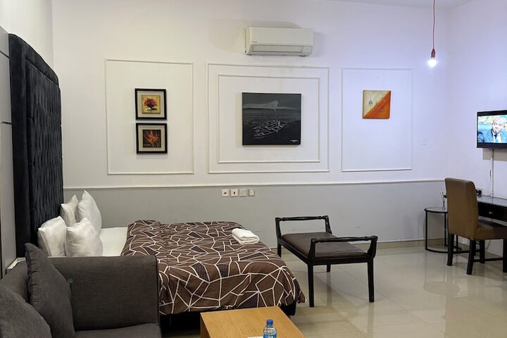 Room 156 of 288