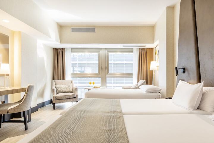 Room 16 of 79