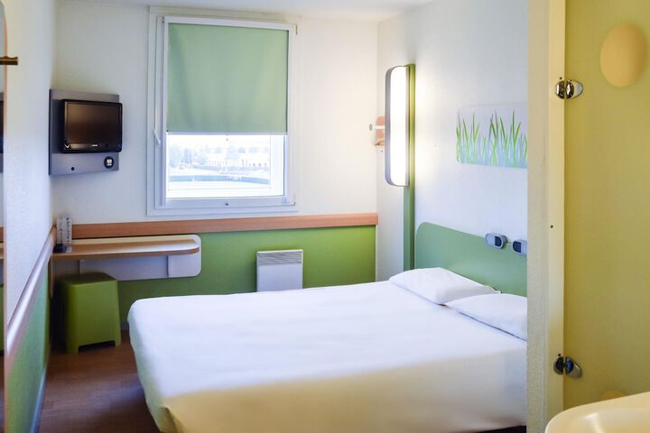 Room 13 of 42