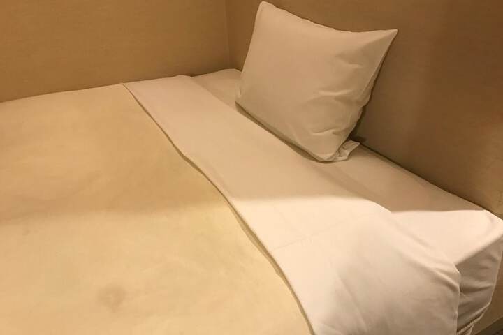 Room 20 of 63