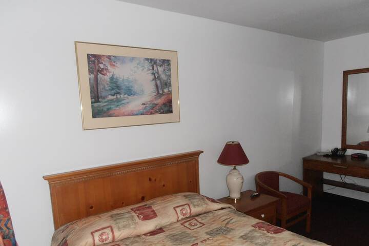 Room 9 of 15