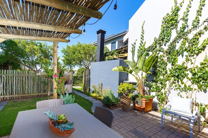 Terrace/Patio 17 of 49