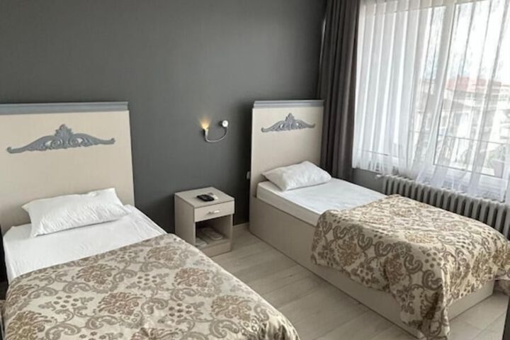 Room 9 of 39