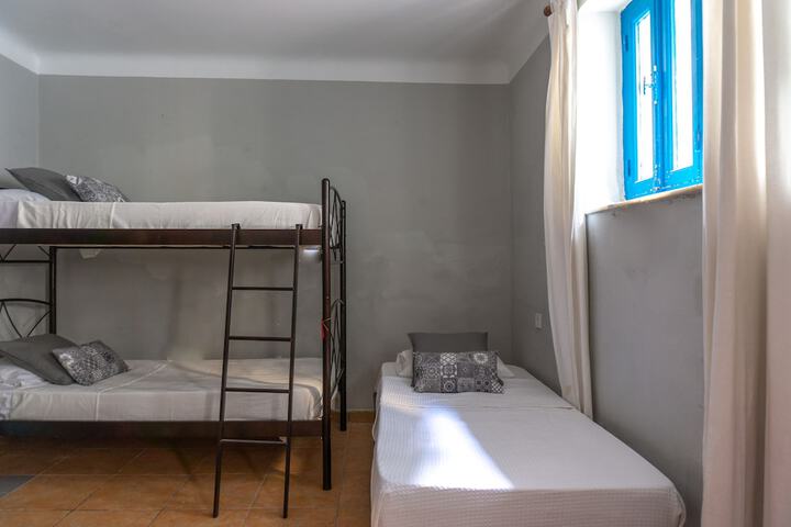 Room 4 of 39
