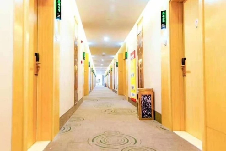 Ballroom/Hall 36 of 38