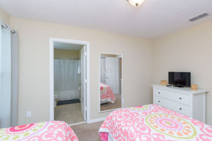 Room 199 of 687