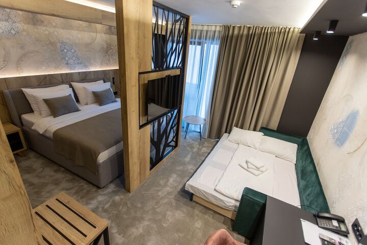 Room 13 of 78