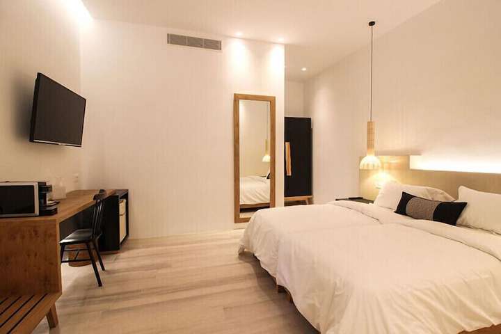 Room 21 of 54