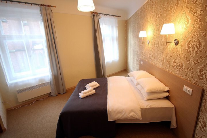 Room 10 of 46