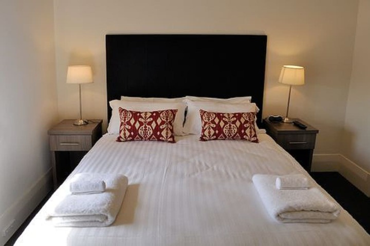 Room 4 of 31