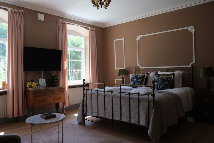 Room 3 of 58