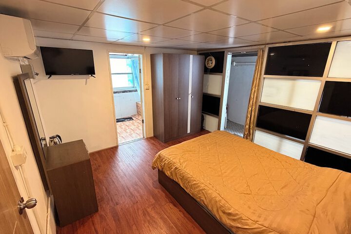 Room 9 of 52
