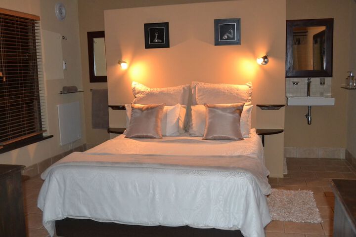 Room 5 of 63