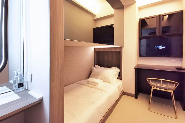 Room 22 of 180
