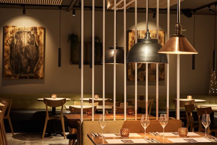 Dining 44 of 60