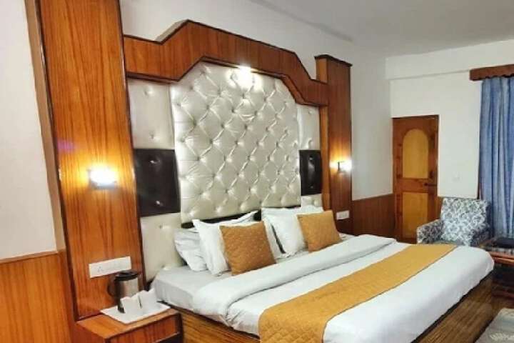 Room 11 of 22