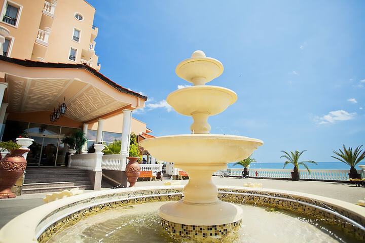 Hotel Exterior 86 of 91