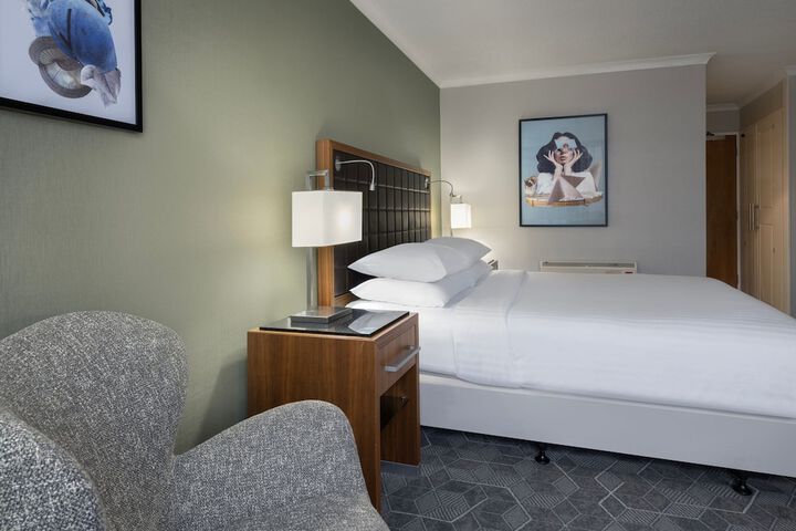 Room 6 of 35
