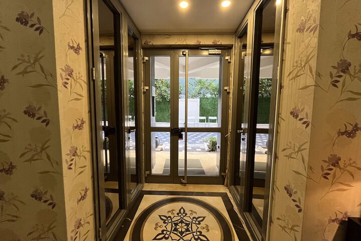 Hotel 2 of 150
