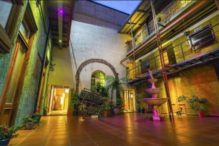 Hotel Exterior 32 of 37