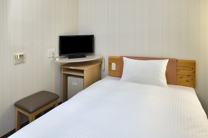 Room 10 of 34