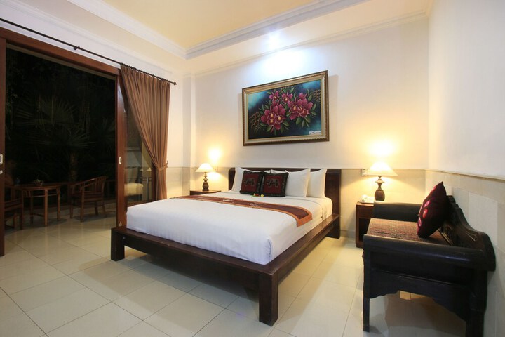 Room 35 of 213