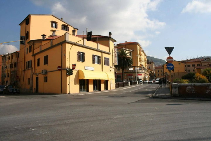 HOTEL DORA
