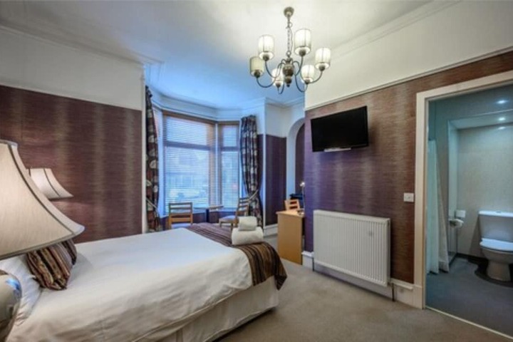 Room 13 of 46
