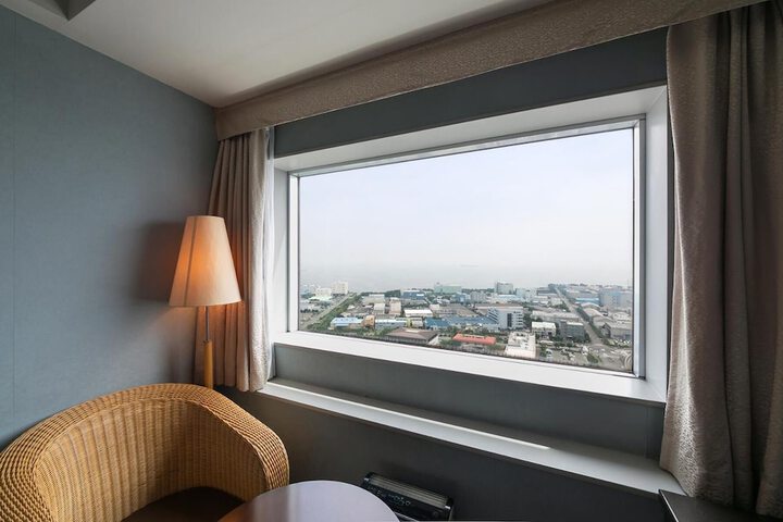 Room 13 of 48