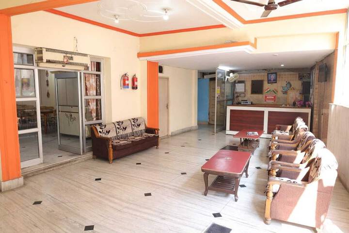 New Samrat Hotel & Restaurant